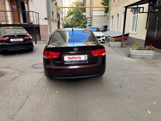 2010 Kia Cerato 5-speed II, пурпурный, 600000 рублей, вид 4