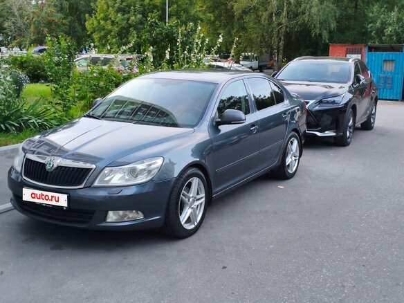 2011 Skoda Octavia DSG7 II (A5) Рестайлинг, серый, 870000 рублей - вид 2
