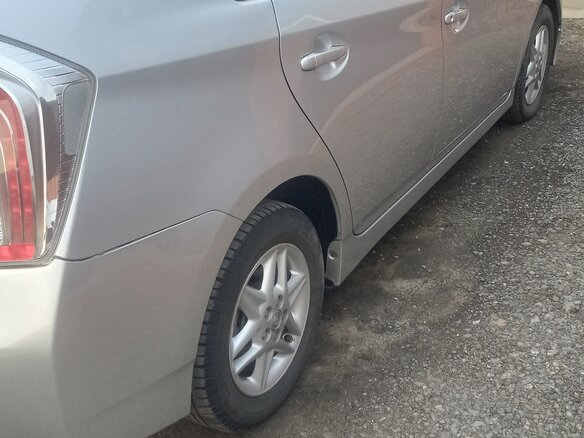 2012 Toyota Prius III Рестайлинг (XW30), серебристый, 1170000 рублей - вид 1