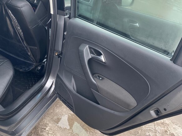 2010 Volkswagen Polo V, серый, 600000 рублей - вид 12