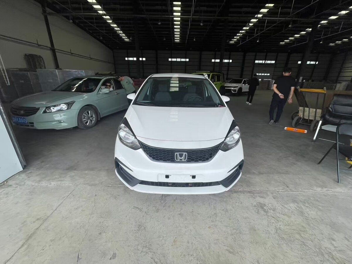 Открыть фотографии: Honda Fit IV