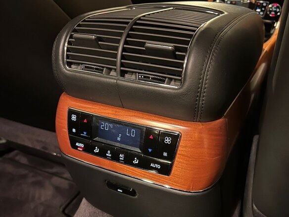 2003 Maybach 57 I, серебристый, 10000000 рублей - вид 28