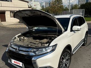 2018 Mitsubishi Outlander III Рестайлинг 3, белый, 2300000 рублей, вид 2