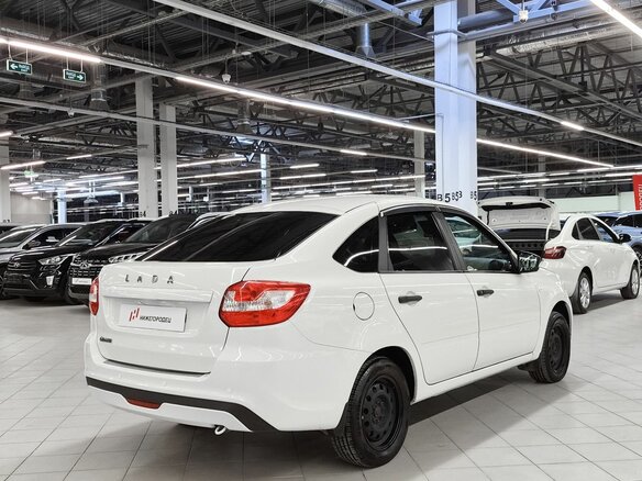 2022 Lada (ВАЗ) Granta I Рестайлинг, белый, 687000 рублей - вид 3