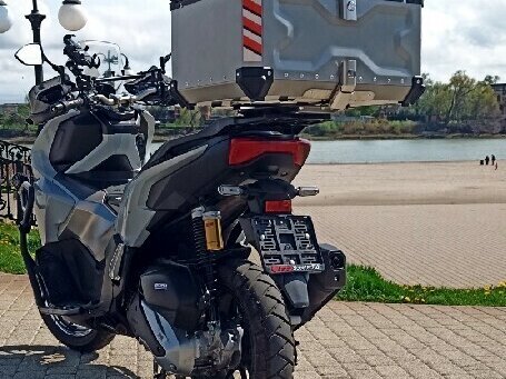 2023 Honda ADV160, серый, 600000 рублей, вид 4