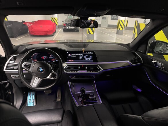 2021 BMW X5 40i IV (G05/G18), чёрный, 8150000 рублей - вид 9