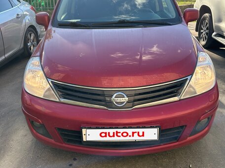 2013 Nissan Tiida I Рестайлинг, красный, 800000 рублей, вид 2