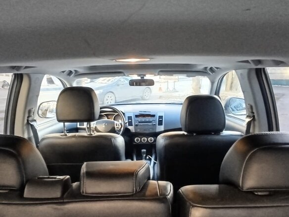 2008 Peugeot 4007, белый, 690000 рублей - вид 9