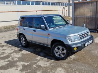 1999 Mitsubishi Pajero iO, серебристый, 300000 рублей, вид 1