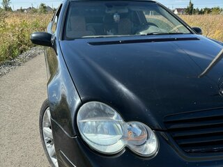 2001 Mercedes-Benz C-Класс 230 II (W203), чёрный, 450000 рублей, вид 1
