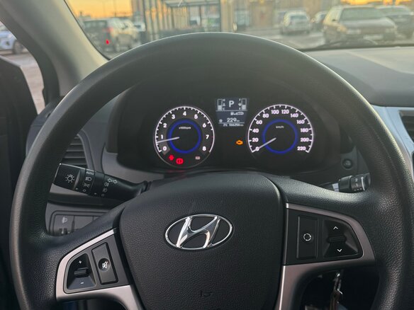 2015 Hyundai Solaris I Рестайлинг, синий, 1050000 рублей - вид 12