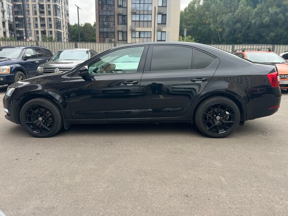 2018 Skoda Octavia III (A7) Рестайлинг, чёрный, 1450000 рублей - вид 5