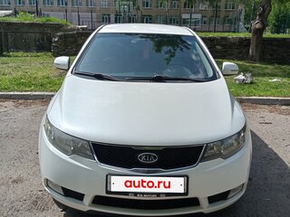 2010 Kia Cerato 6-speed II, белый, 700000 рублей, вид 2