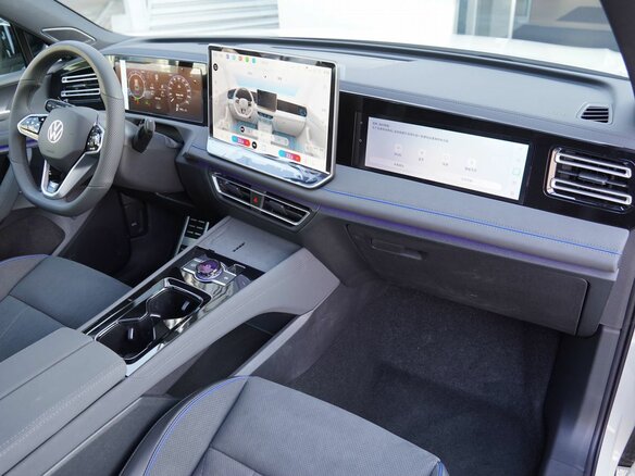 2026 Volkswagen Tiguan L Pro III (China Market), белый, 4800000 рублей - вид 14