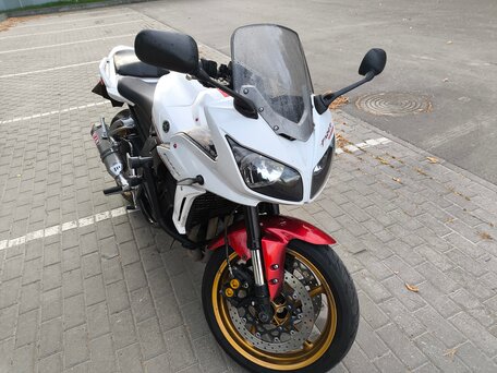 2009 Yamaha FZ1, белый, 550000 рублей, вид 3