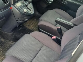 2005 Toyota Wish I, серебристый, 670000 рублей, вид 4