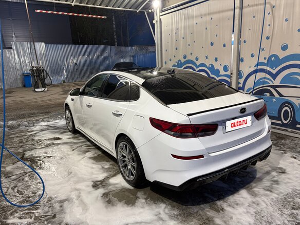 2019 Kia Optima IV Рестайлинг, белый, 1850000 рублей - вид 3
