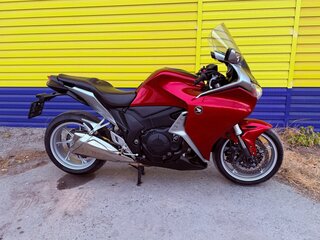 2010 Honda VFR 1200, красный, 700000 рублей, вид 3