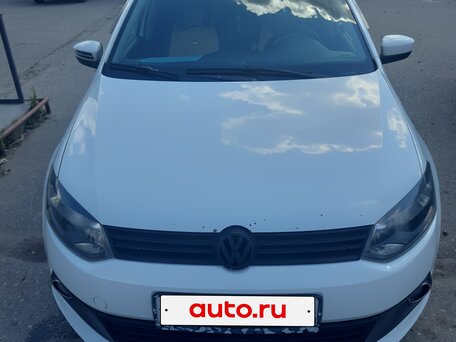 2014 Volkswagen Polo V, белый, 710000 рублей, вид 2