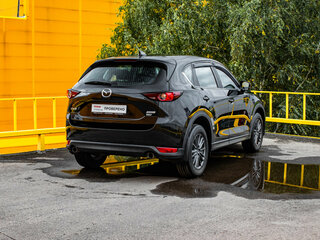 2017 Mazda CX-5 II, чёрный, 2549000 рублей, вид 4