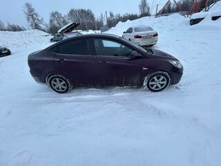 2011 Hyundai Solaris I, фиолетовый, 680000 рублей, вид 2