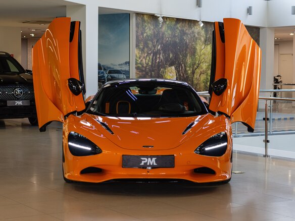 2024 McLaren 750S, оранжевый - вид 7