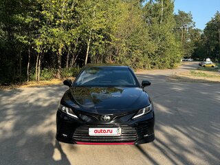 2022 Toyota Camry VIII (XV70) Рестайлинг, чёрный, 2550000 рублей, вид 2