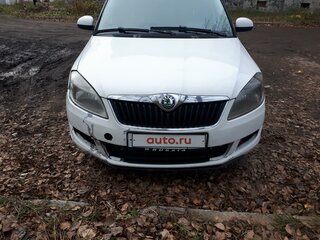 2012 Skoda Fabia II Рестайлинг, белый, 460000 рублей, вид 2