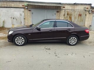 2010 Mercedes-Benz E-Класс 200 5G-Tronic IV (W212, S212, C207), коричневый, 1600000 рублей, вид 3