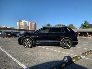 2021 Volkswagen Tiguan II Рестайлинг, чёрный, 2800000 рублей, вид 4