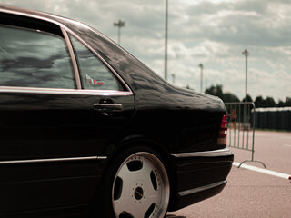 1992 Mercedes-Benz S-Класс 300 III (W140), коричневый, 15000000 рублей, вид 5