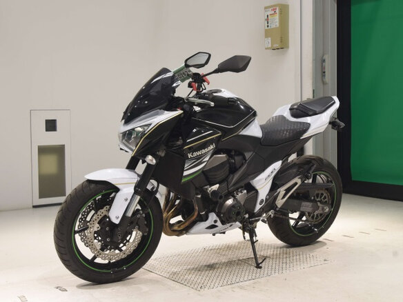 2017 Kawasaki Z 800, белый, 800000 рублей - вид 3