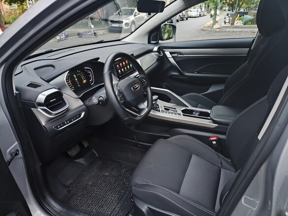 2022 Geely Coolray I, серебристый, 2200000 рублей - вид 4