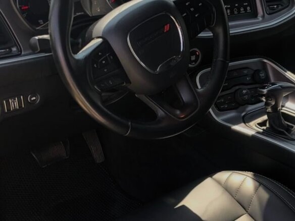 2018 Dodge Challenger III Рестайлинг 2, белый, 3200000 рублей - вид 5