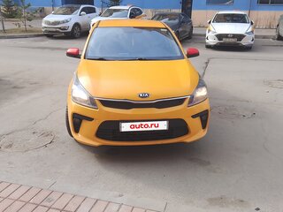 2019 Kia Rio IV, жёлтый, 650000 рублей, вид 4
