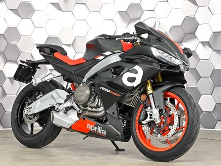 2021 Aprilia RS 660, серый, 977000 рублей, вид 1