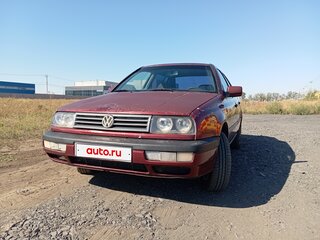 1993 Volkswagen Vento, пурпурный, 215000 рублей, вид 1