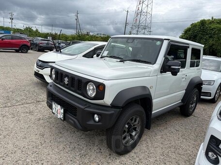2021 Suzuki Jimny Sierra IV, белый, 1740000 рублей, вид 2