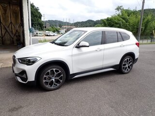 2022 BMW X1 18d xDrive II (F48) Рестайлинг, белый, 2350000 рублей, вид 1