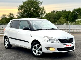2011 Skoda Fabia II Рестайлинг, белый, 490000 рублей, вид 2