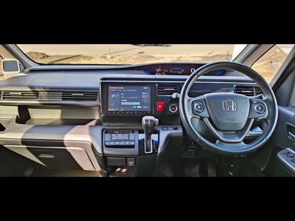2015 Honda Stepwgn V, белый, 2257000 рублей - вид 12