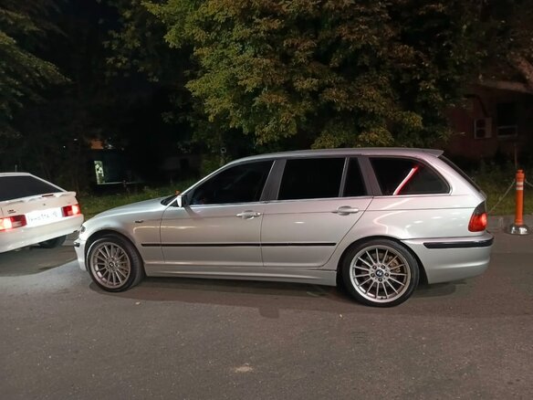 2002 BMW 3 серии 330xd IV (E46) Рестайлинг, серебристый, 1000000 рублей - вид 8