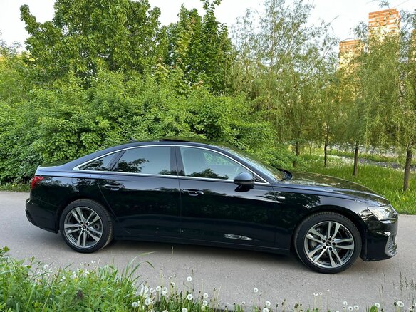 2022 Audi A6 45 TFSI V (C8), чёрный, 5699000 рублей - вид 1