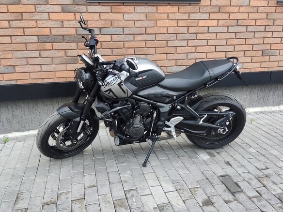 2021 Triumph Trident 660, серый, 999000 рублей - вид 1