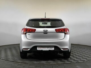2015 Kia Rio 6-speed III, серебристый, 1020000 рублей, вид 5