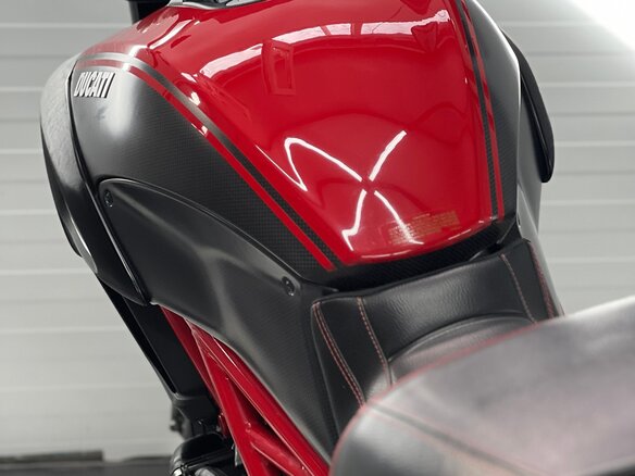 2012 Ducati Diavel, серый, 1270000 рублей - вид 18