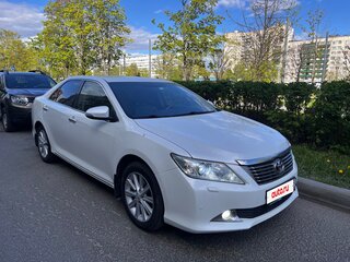 2012 Toyota Camry VII (XV50), белый, 1860000 рублей, вид 2