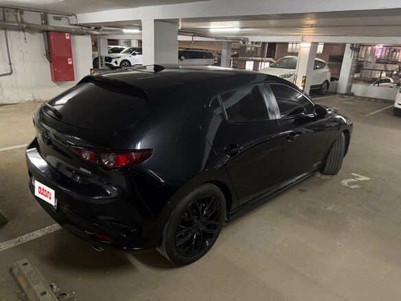 2020 Mazda 3 IV (BP), чёрный, 2000000 рублей - вид 4