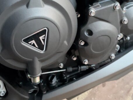 2017 Triumph Street Triple, серый, 820000 рублей, вид 4