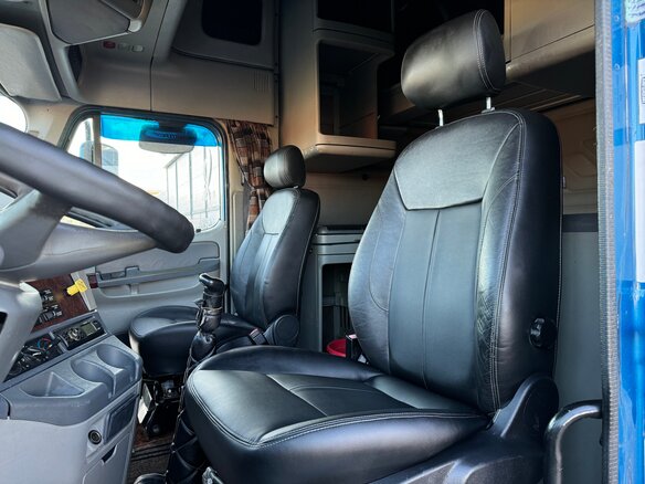 2003 Freightliner Century Class, синий, 2700000 рублей - вид 8